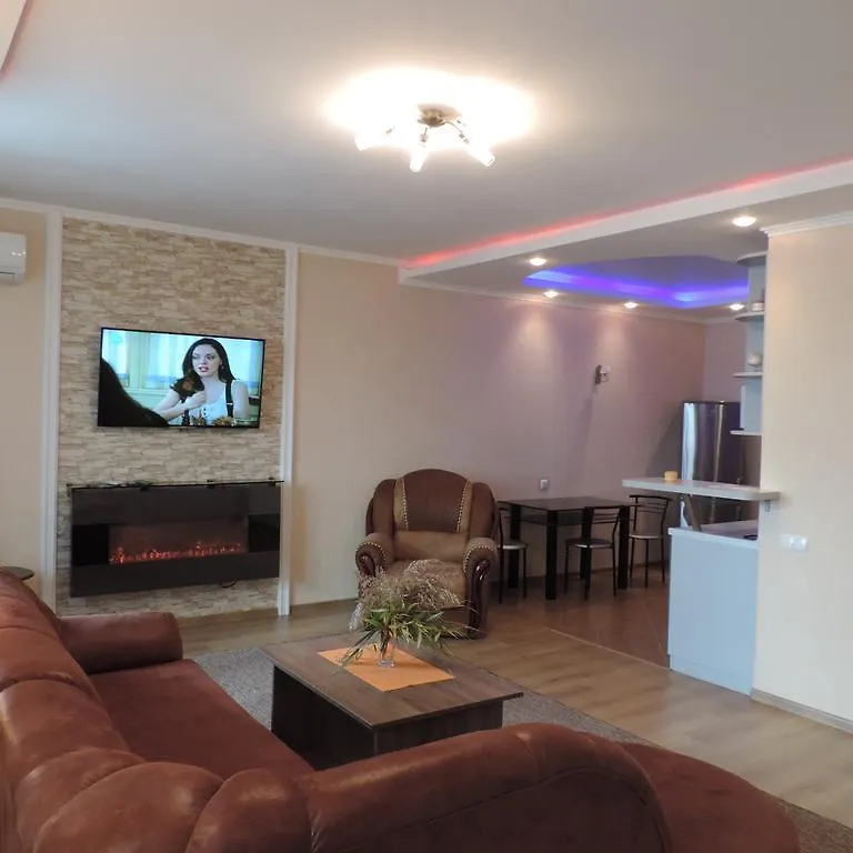 Apartment On Marshala Malinovskogo Street With Lake View Kiev